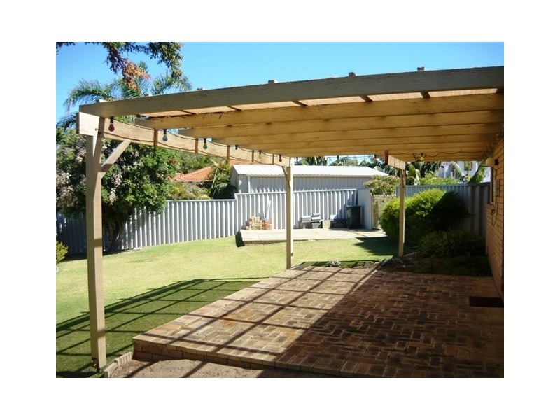 2A GRANGE, Halls Head WA 6210