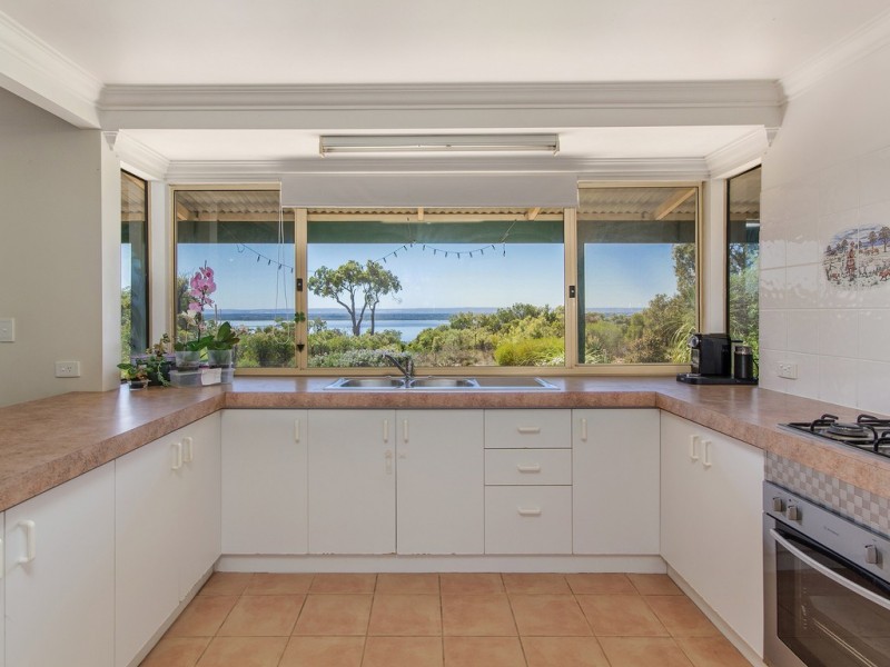 111 HARVEY VIEW DRIVE, Herron WA 6211