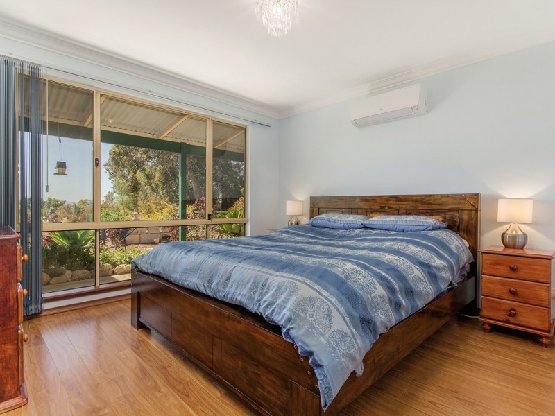 111 HARVEY VIEW DRIVE, Herron WA 6211