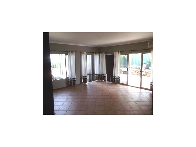 210 FENDAM STREET, Warnbro WA 6169