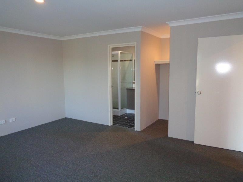 10 Whitehaven Avenue, Secret Harbour WA 6173