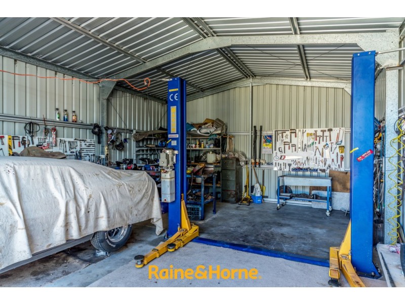 4 PATEMAN PLACE, South Yunderup WA 6208