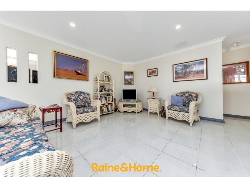 4 PATEMAN PLACE, South Yunderup WA 6208