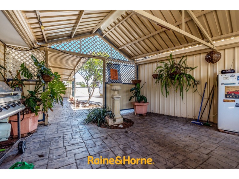 4 PATEMAN PLACE, South Yunderup WA 6208