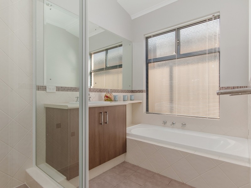 48 Bellavista Parade, Meadow Springs WA 6210