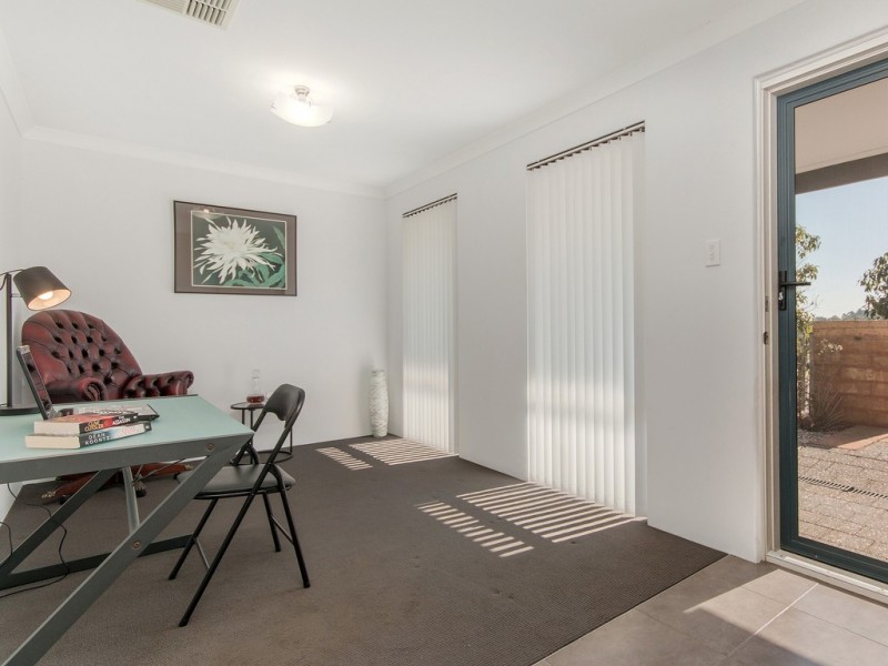 44 Veterans Drive, Byford WA 6122