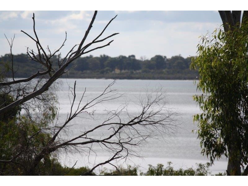 26 Estuary Heights Place, Bouvard WA 6211