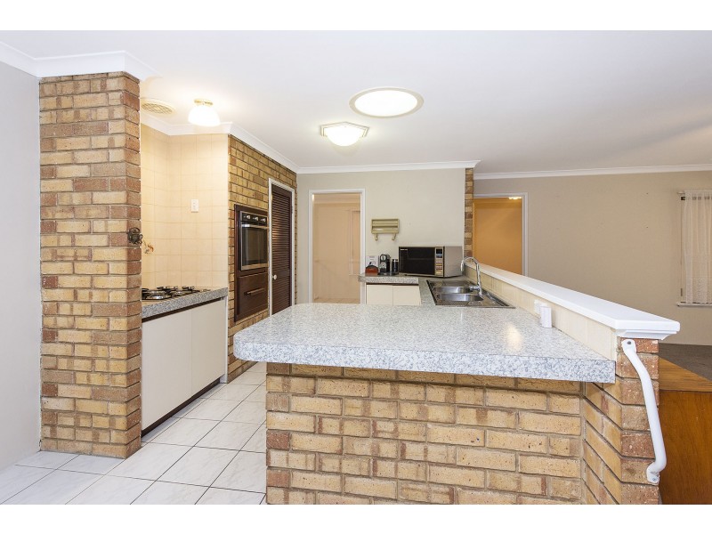 7 Irrawaddy Drive, Greenfields WA 6210