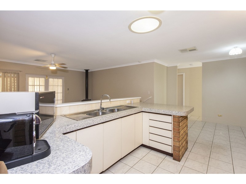 7 Irrawaddy Drive, Greenfields WA 6210