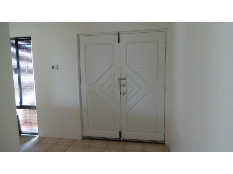 24 Daydream Plaza, Halls Head WA 6210