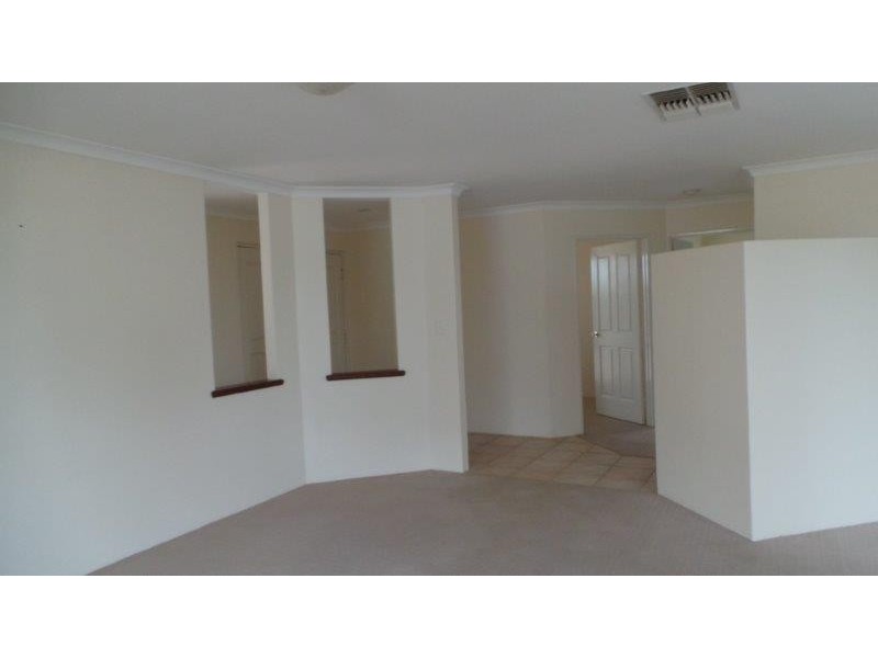 24 Daydream Plaza, Halls Head WA 6210