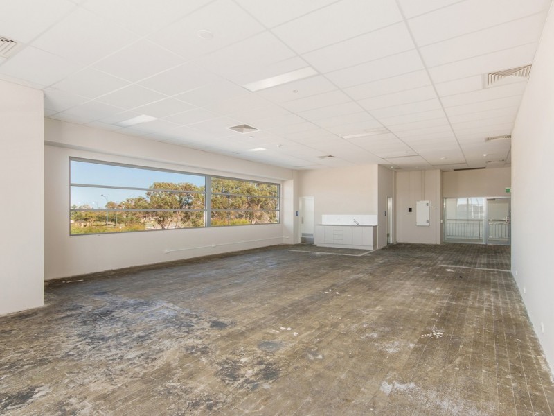 8 Endeavour Drive, Port Kennedy WA 6172