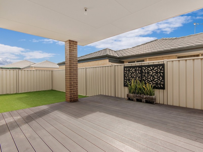 29 Tallering Way, Golden Bay WA 6174