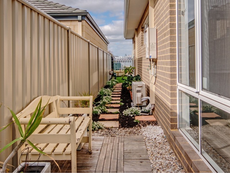29 Tallering Way, Golden Bay WA 6174