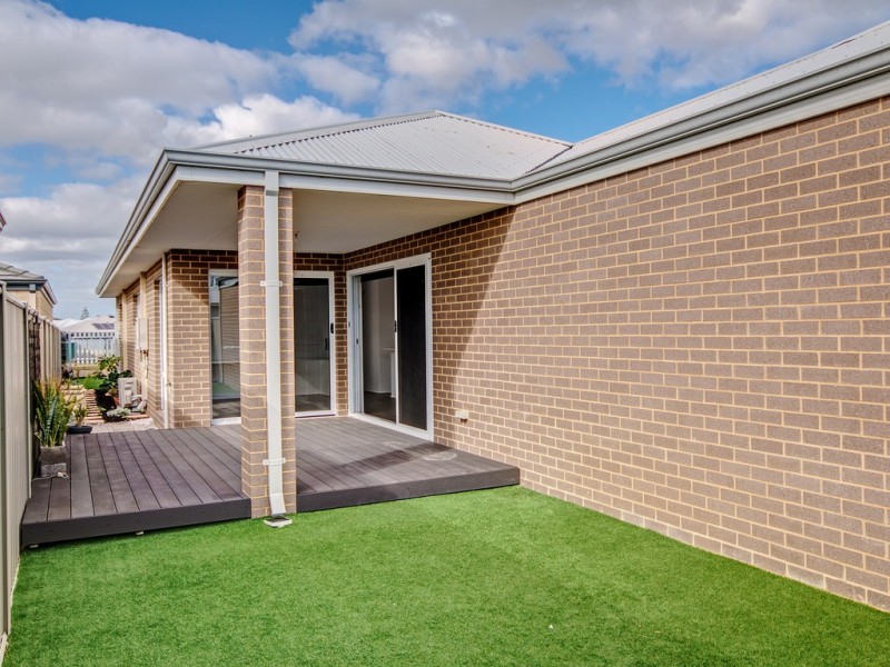 29 Tallering Way, Golden Bay WA 6174