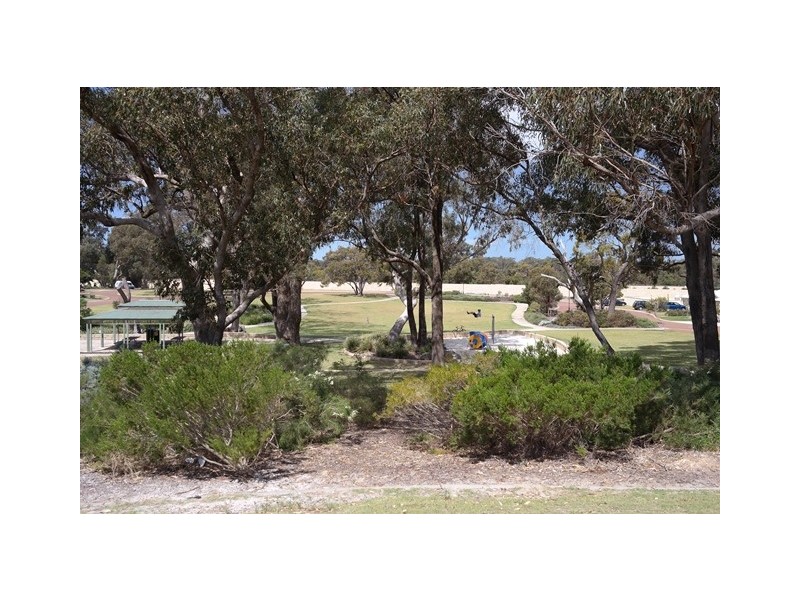 61 Ballard Meander, Lakelands WA 6180