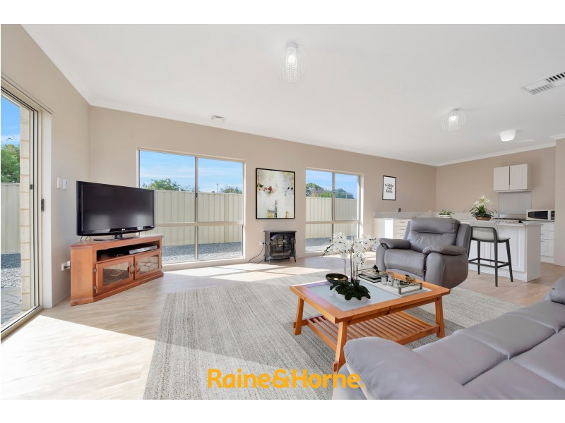 10 CAREY STREET, Pinjarra WA 6208