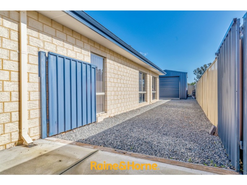 10 CAREY STREET, Pinjarra WA 6208