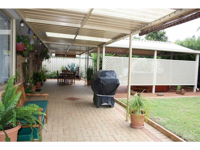 9 Salween Place, Greenfields WA 6210