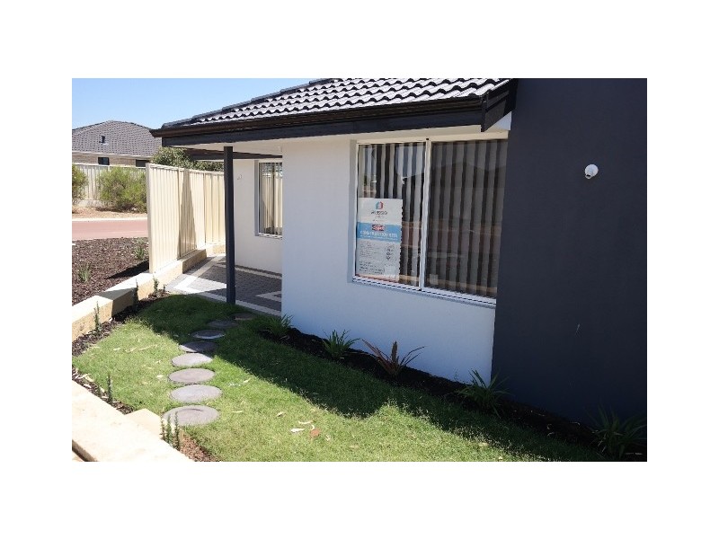 33 Kerkeri Heights, Lakelands WA 6180