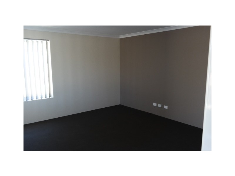 33 Kerkeri Heights, Lakelands WA 6180