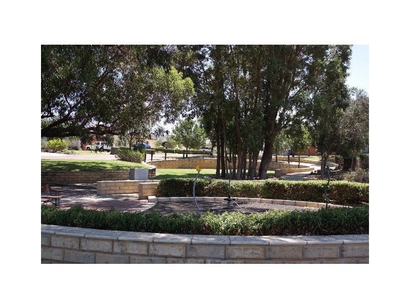 33 Kerkeri Heights, Lakelands WA 6180