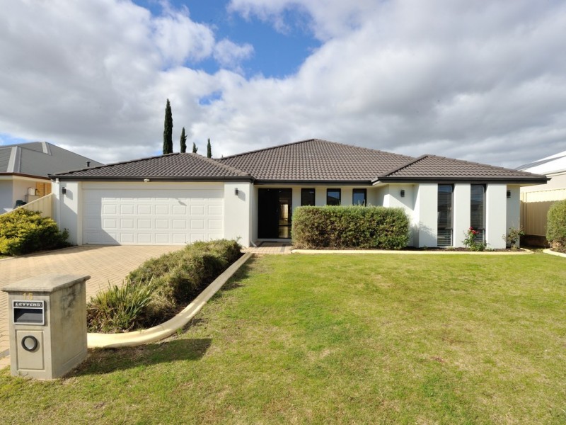 15 Nuchea Vista, Lakelands WA 6180