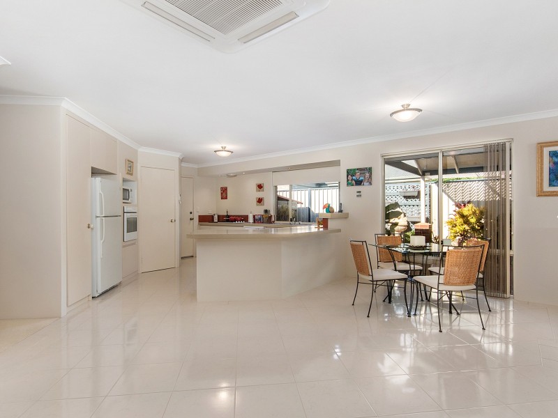 29 Camden Way, Meadow Springs WA 6210