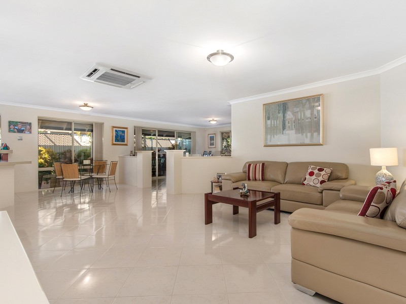 29 Camden Way, Meadow Springs WA 6210