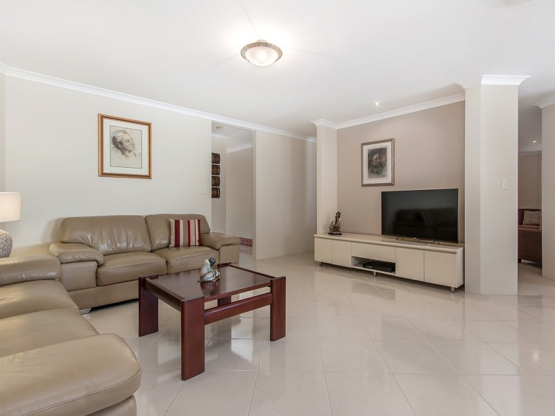 29 Camden Way, Meadow Springs WA 6210