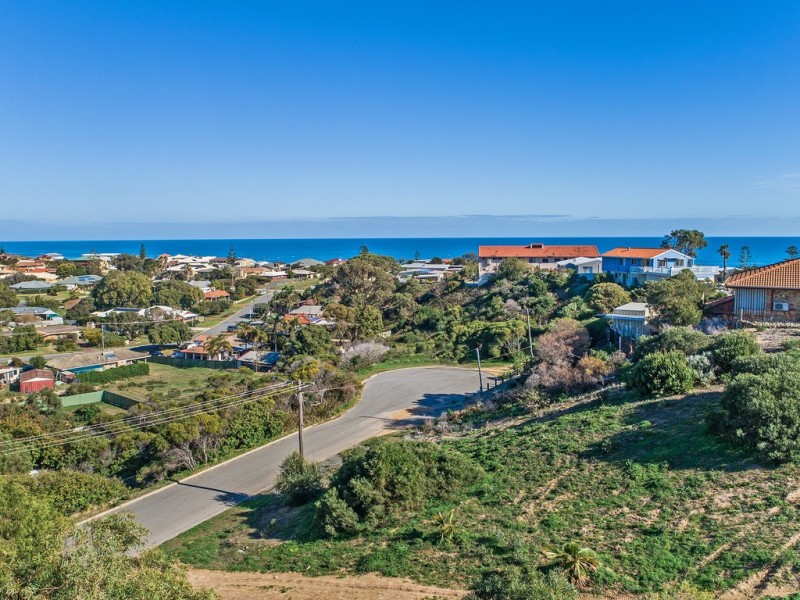 19 Allan Place, Halls Head WA 6210