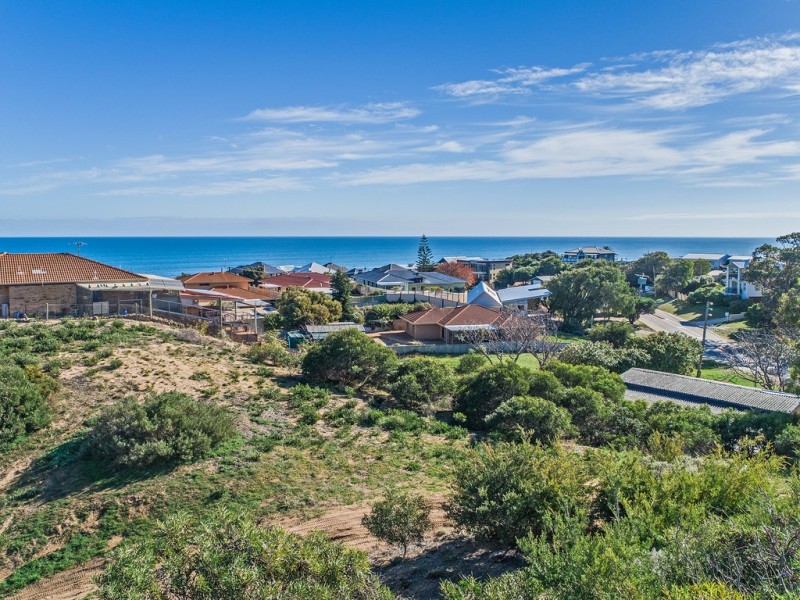 19 Allan Place, Halls Head WA 6210