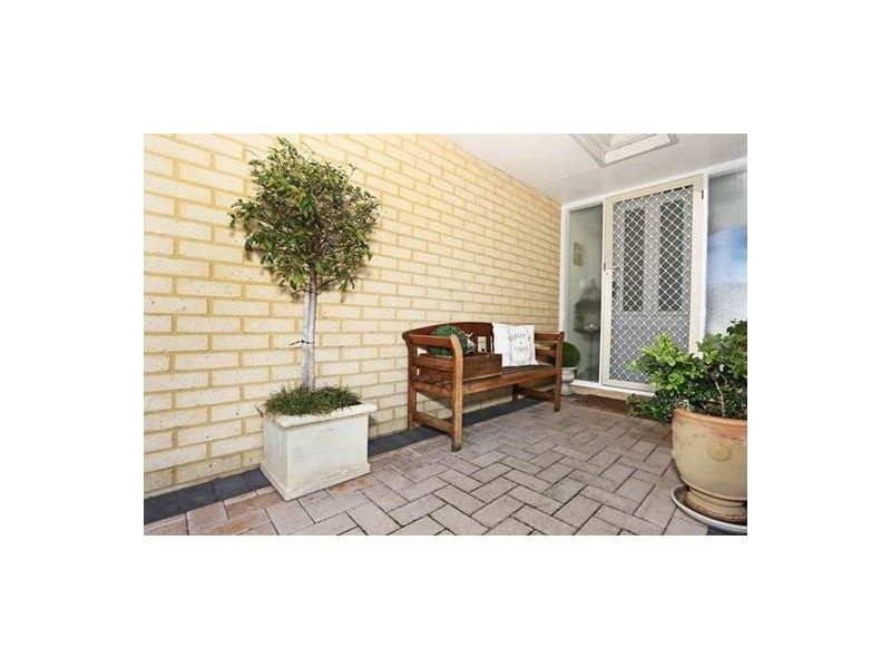 17 Zamia Loop, Wannanup WA 6210