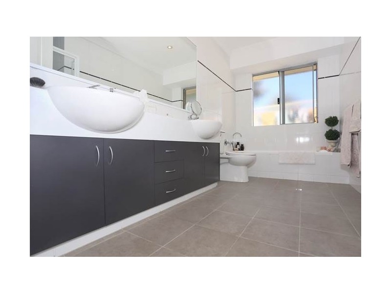 17 Zamia Loop, Wannanup WA 6210