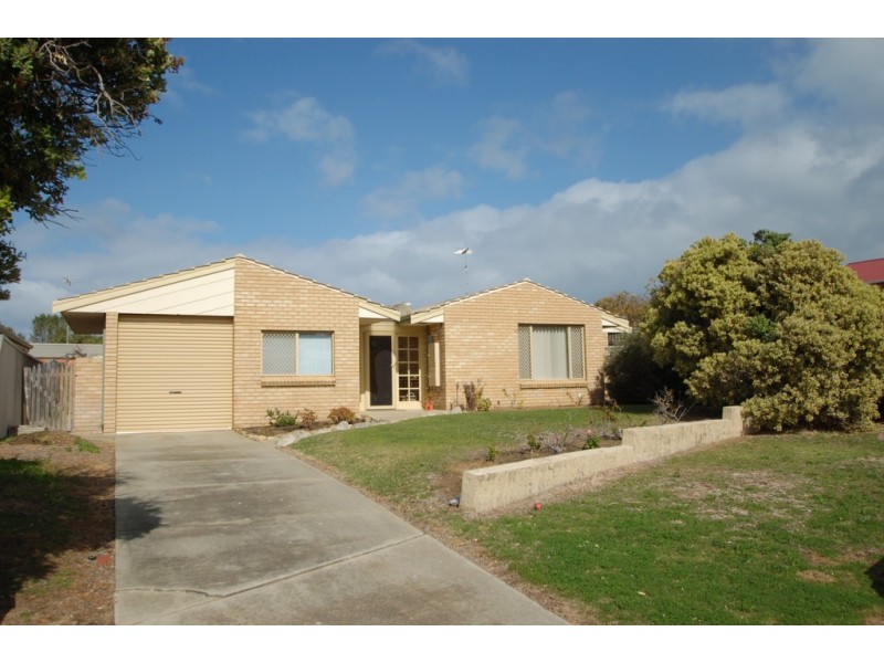 8 Rocklea Place, Silver Sands WA 6210