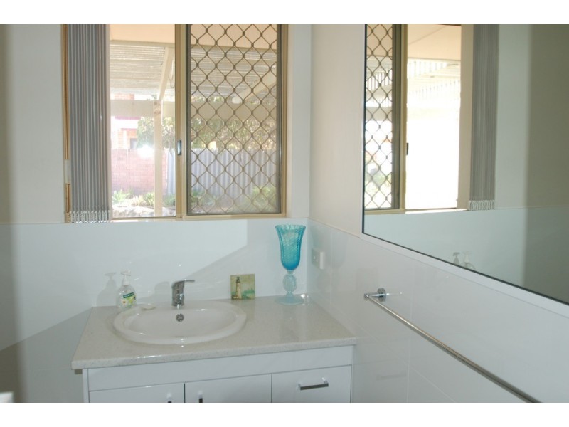 8 Rocklea Place, Silver Sands WA 6210