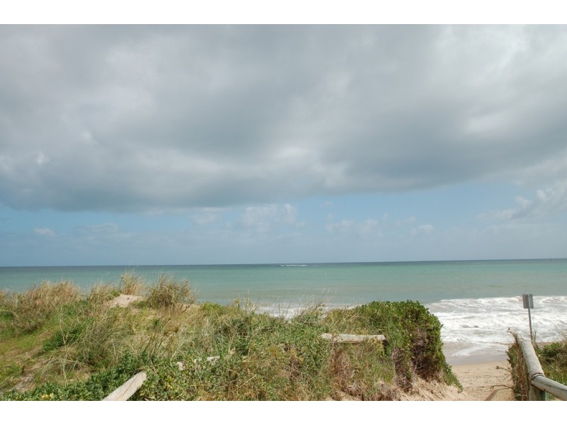 8 Rocklea Place, Silver Sands WA 6210