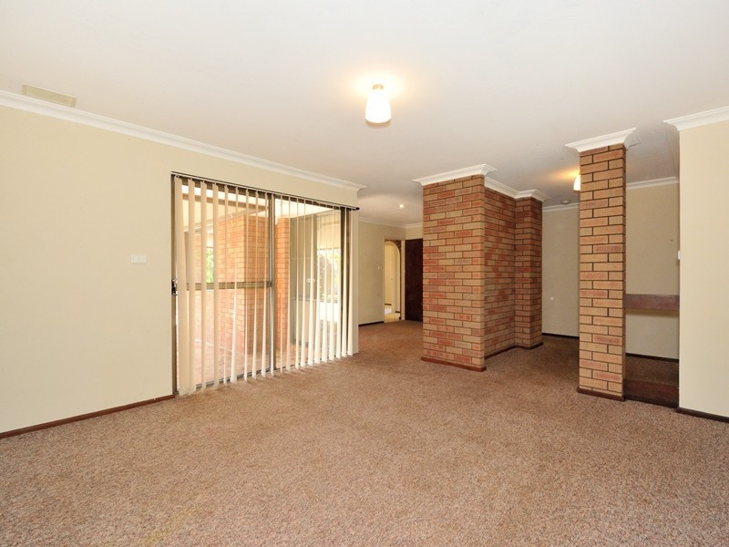 4 Evandale Street, Dudley Park WA 6210