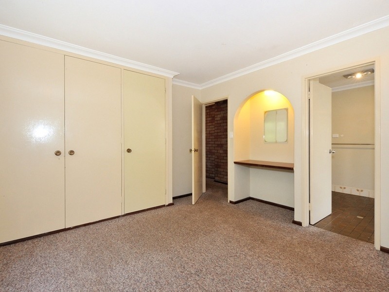 4 Evandale Street, Dudley Park WA 6210