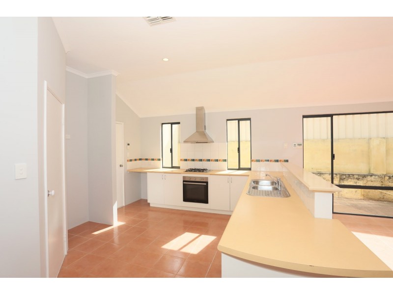 6 Possum Drive, Wannanup WA 6210