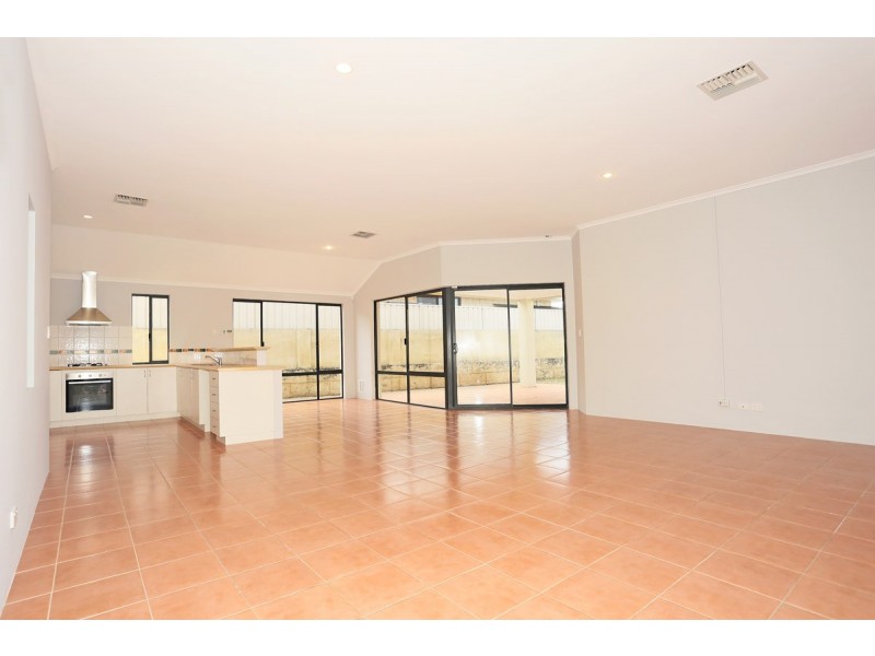 6 Possum Drive, Wannanup WA 6210