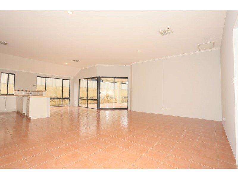 6 Possum Drive, Wannanup WA 6210