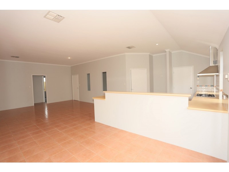 6 Possum Drive, Wannanup WA 6210