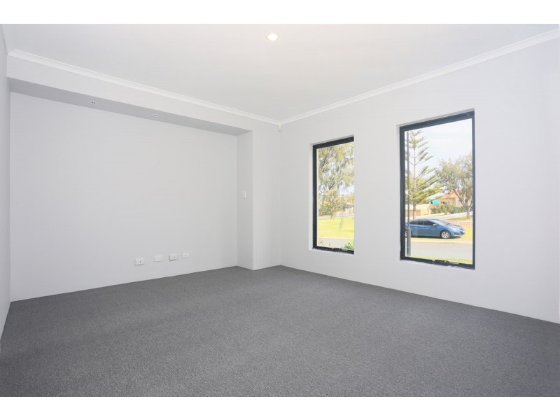 6 Possum Drive, Wannanup WA 6210