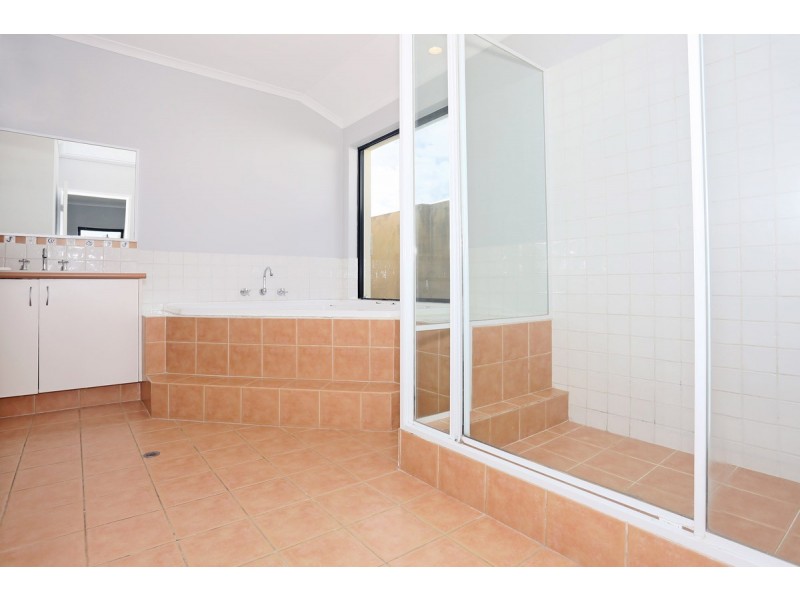 6 Possum Drive, Wannanup WA 6210