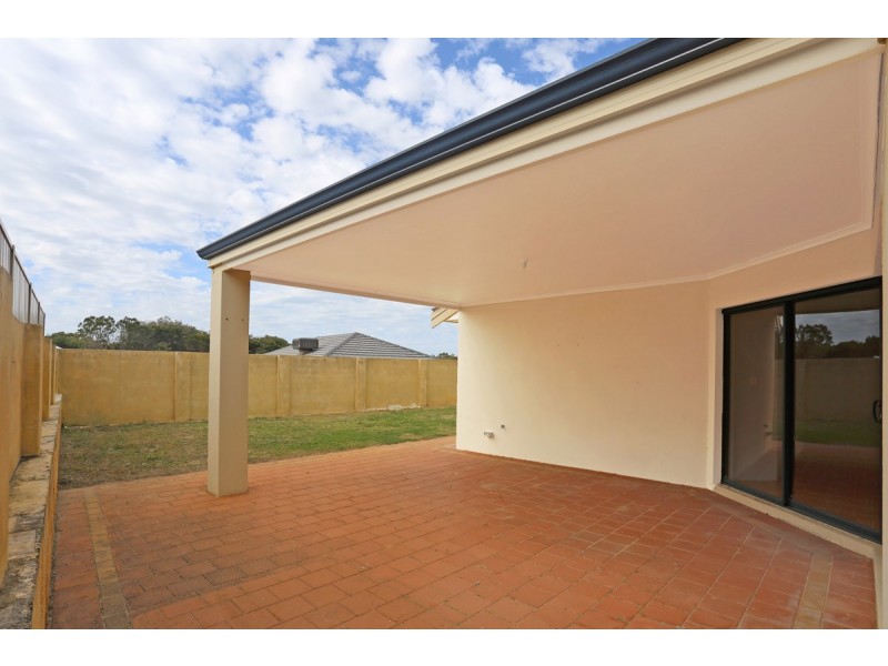 6 Possum Drive, Wannanup WA 6210