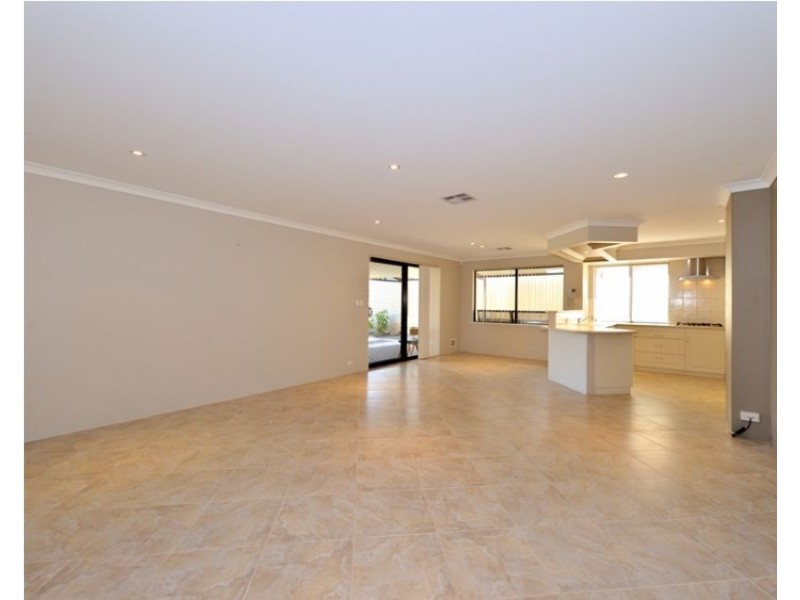 3 Winslow Crest, Lakelands WA 6180