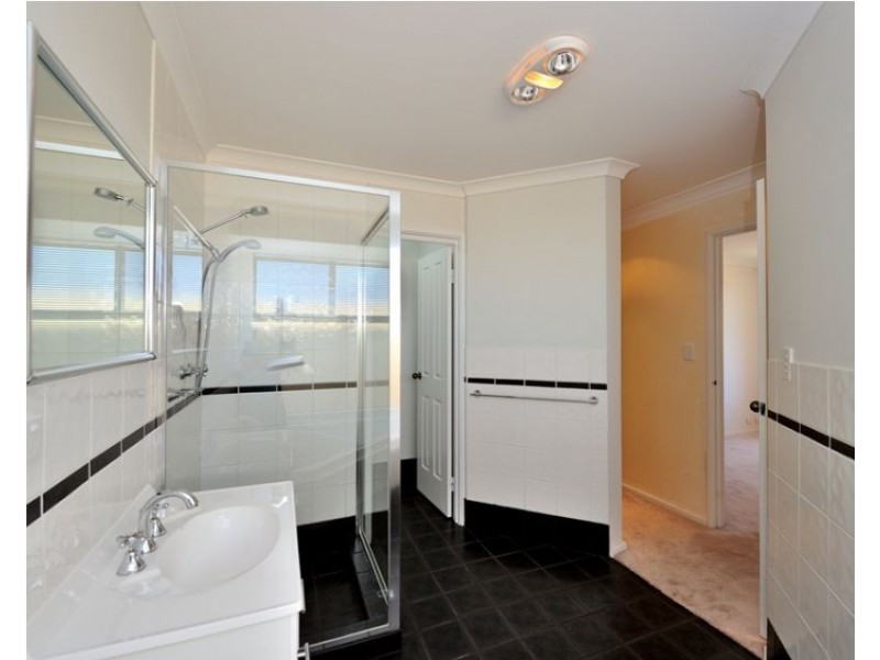 3 Winslow Crest, Lakelands WA 6180