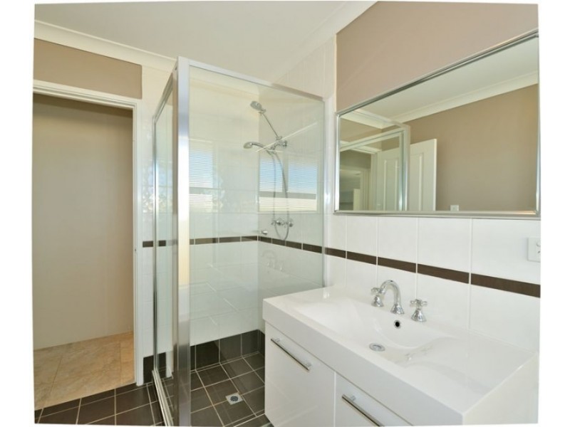 3 Winslow Crest, Lakelands WA 6180