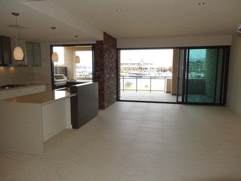 4/48 Ormsby Terrace, Mandurah WA 6210